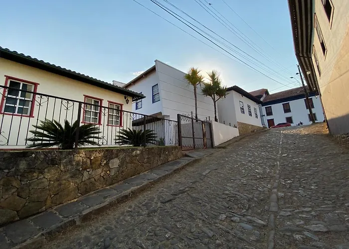 Casa No Centro Historico De Catas Altas