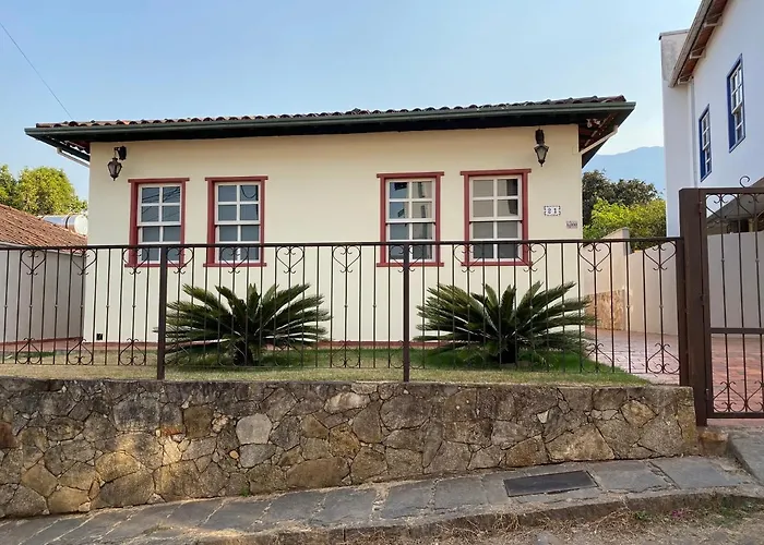 Casa No Centro Historico De Catas Altas