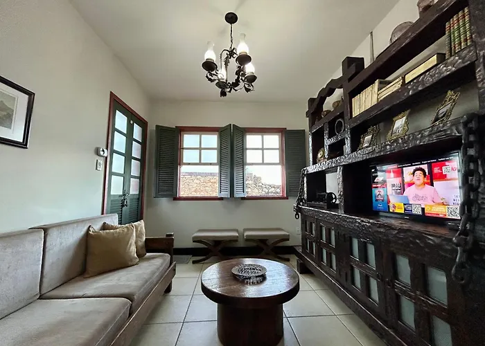Casa No Centro Historico De Catas Altas